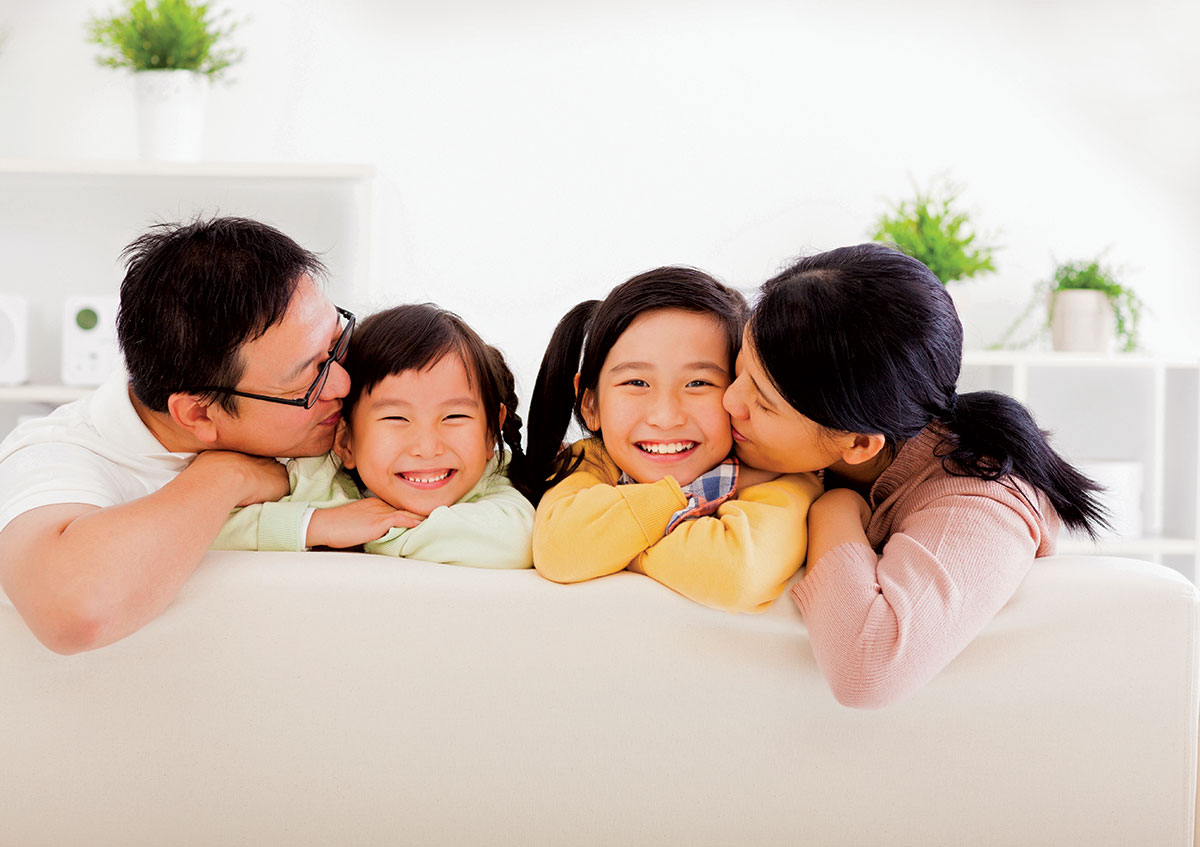 https://iamproudofyou.com/wp-content/uploads/2019/11/Asian-Family-with-kids-1.jpg